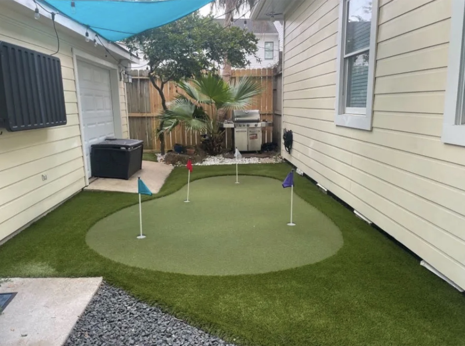 Backyard putting green